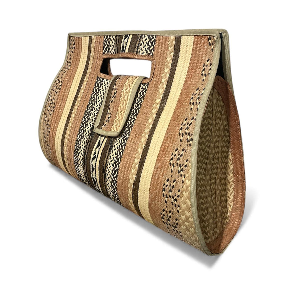 Large Hand-Woven Caña Flecha Tote, detail view – handmade in Colombia by Fundación La Otra Vuelta for Stand Out and Shout Out