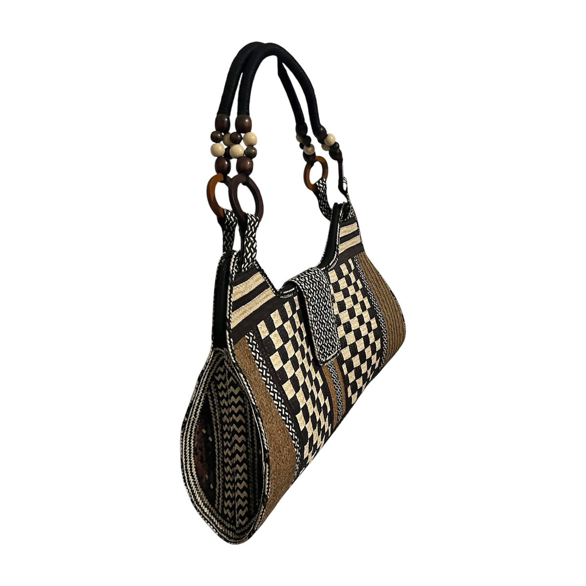 Checkerboard Flap Caña Flecha Shoulder Bag with Beaded Handles, front view – handmade in Colombia by Fundación La Otra Vuelta